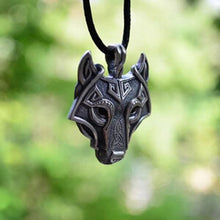 VIKING NECKLACE (WOLF HEAD)